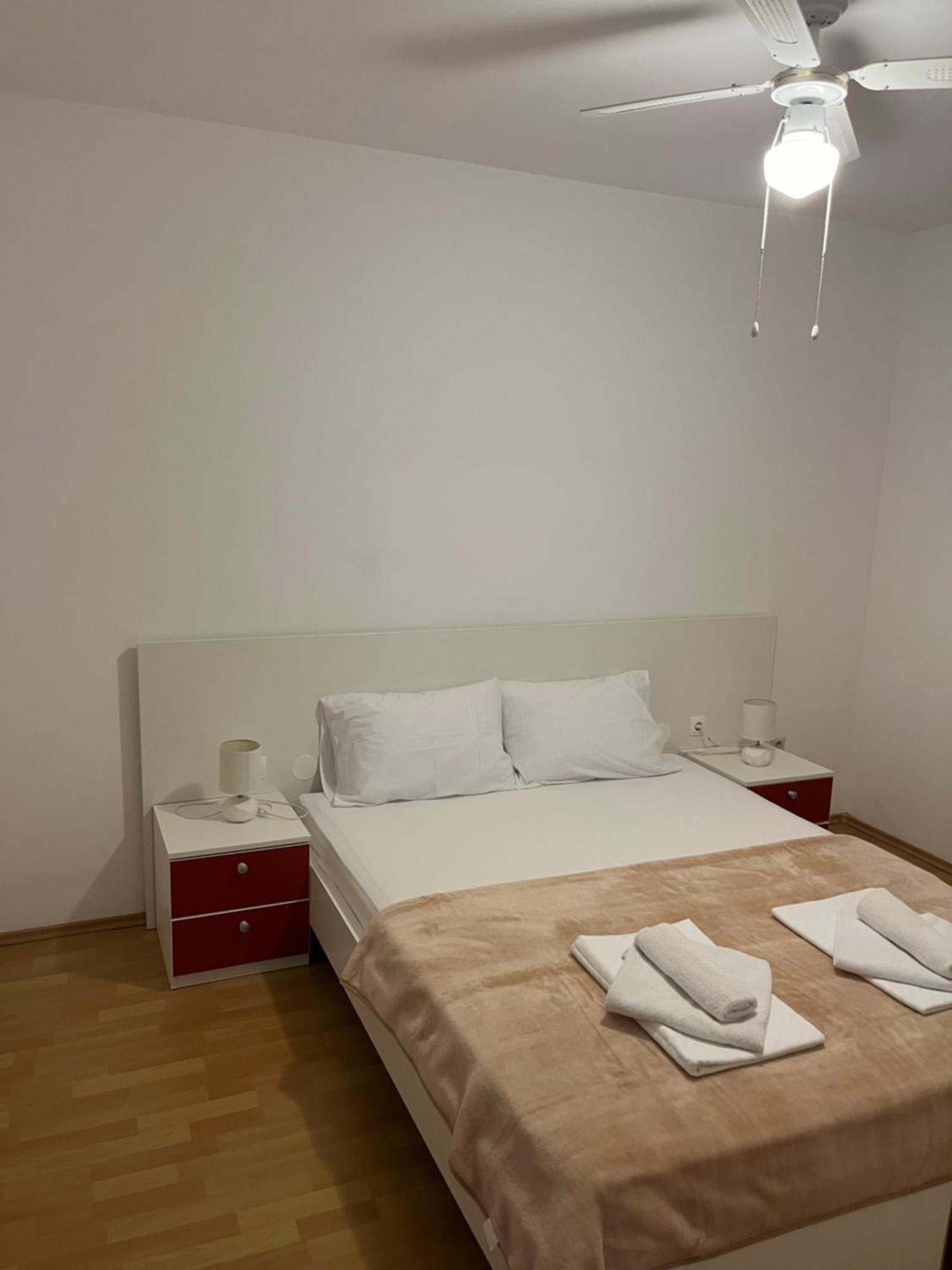 Apartments Hanka Njivice Bagian luar foto